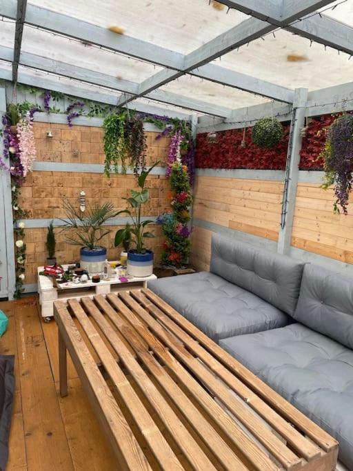 Cosy Bungalow In A Handy Location Market Harborough Exteriör bild
